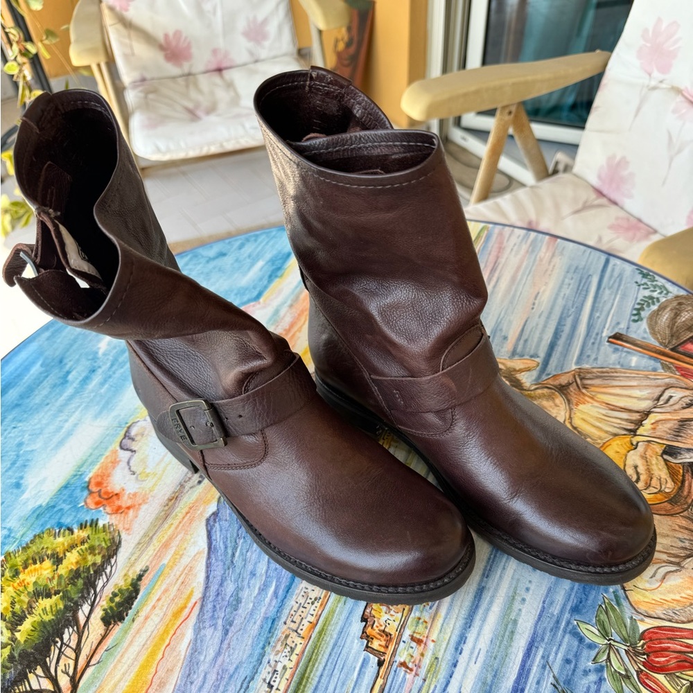 FRYE Valerie boots